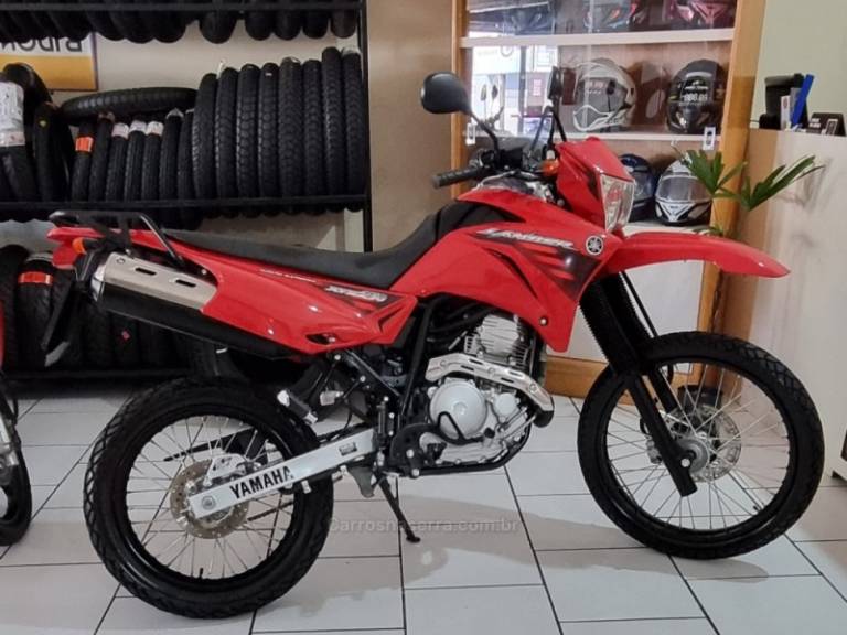 YAMAHA - XTZ 250 - 2006/2007 - Vermelha - R$ 13.800,00