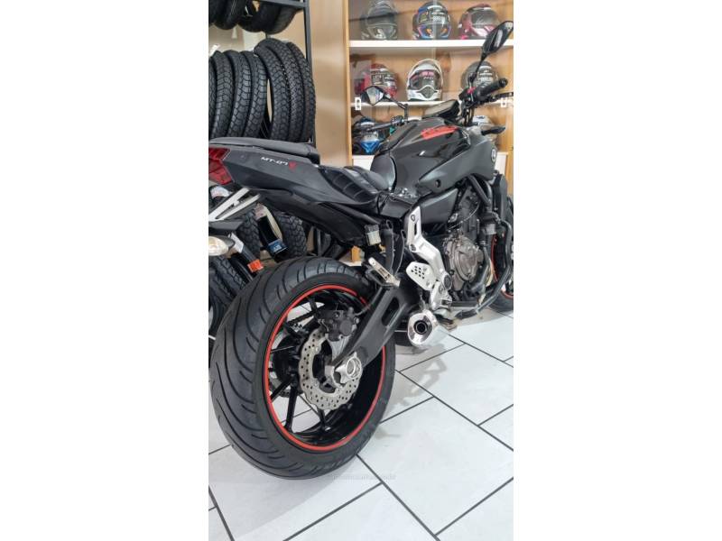 YAMAHA - MT - 2016/2016 - Preta - R$ 35.990,00